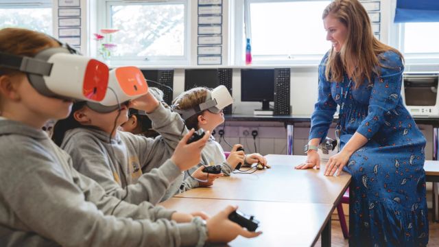 Innovative Education North Bullitt High School Pioneers Virtual Reality Learning in Kentucky (1)