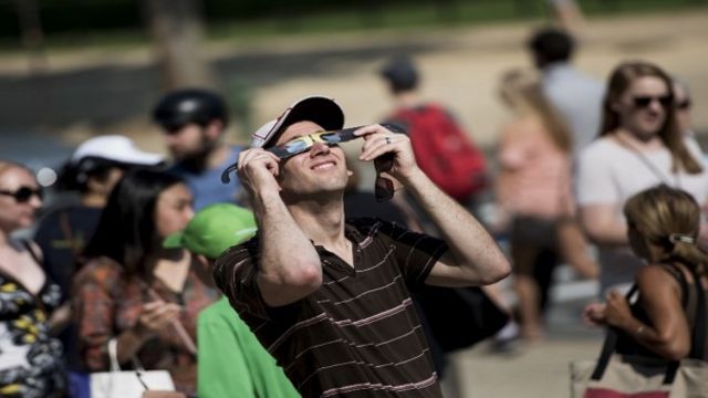 Kentucky Officials Warn of Significant Traffic Delays on Eclipse Day, Report Says (1)