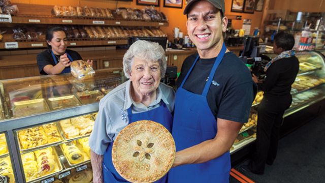 Here Are The 7 Oldest Bakeries in Texas, Is It Affordable! (2)