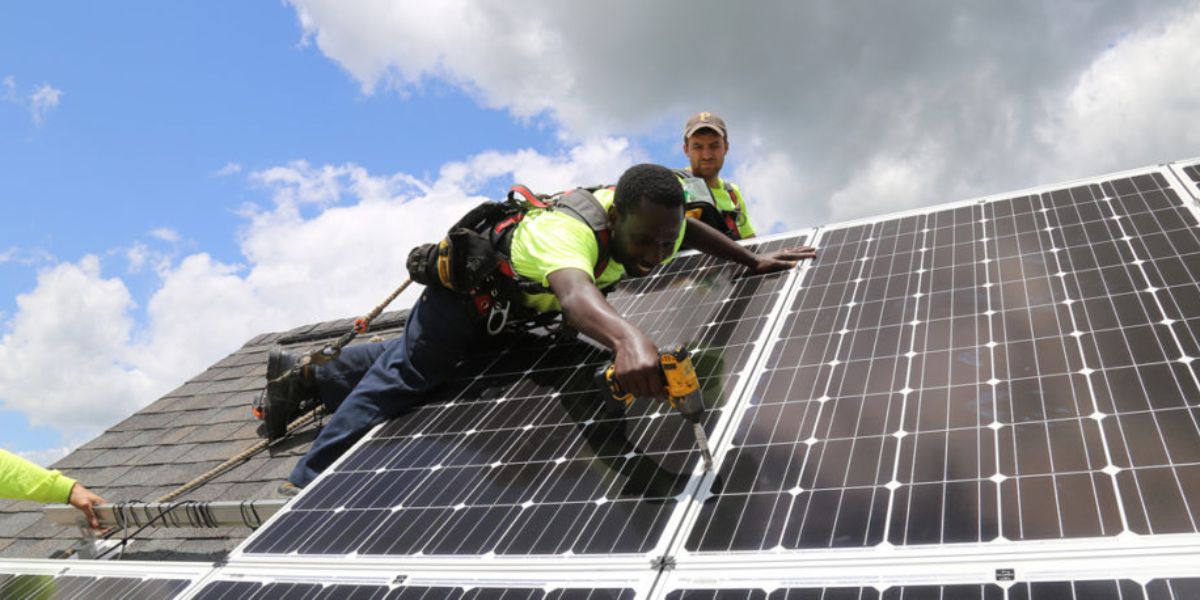 Illinois’ $1.6 Million Infusion Advances Solar Energy in Marginalized Communities