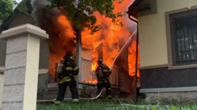 KCFD Reacts to Kansas City House Fire Incident Sunday Morning, What Happened Next! (1)