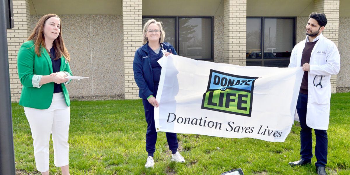 Med Center Health Raises the Banner for Organ Donation During National Donate Life Month