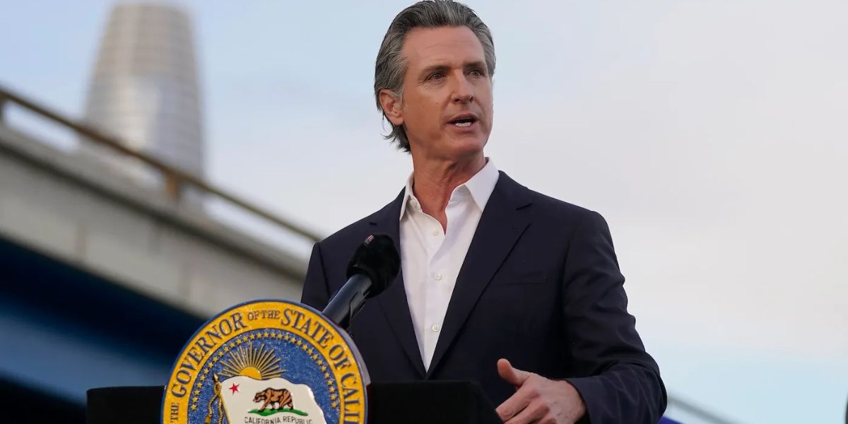 Newsom Vows to Simplify Abortion Access for Arizonans in California