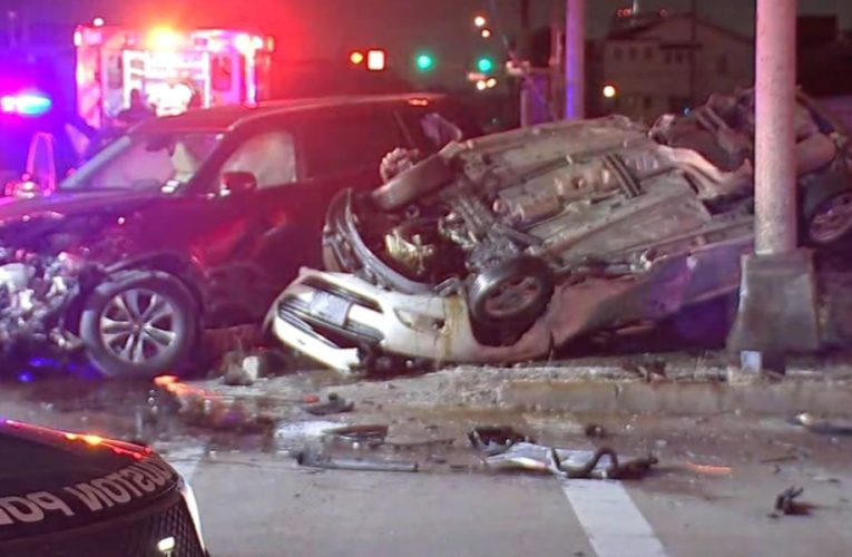 Police Checked! Woman Ran Red Light, Causing Major Rollover Crash in Midtown, Injuring Two Drivers