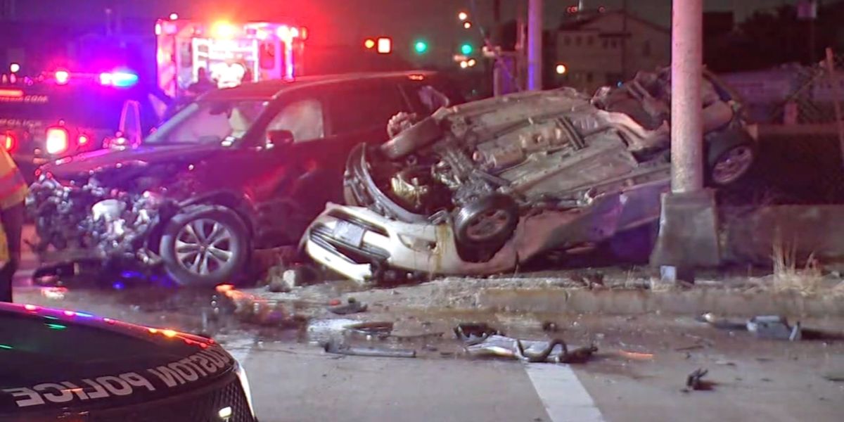 Police Checked! Woman Ran Red Light, Causing Major Rollover Crash in Midtown, Injuring Two Drivers