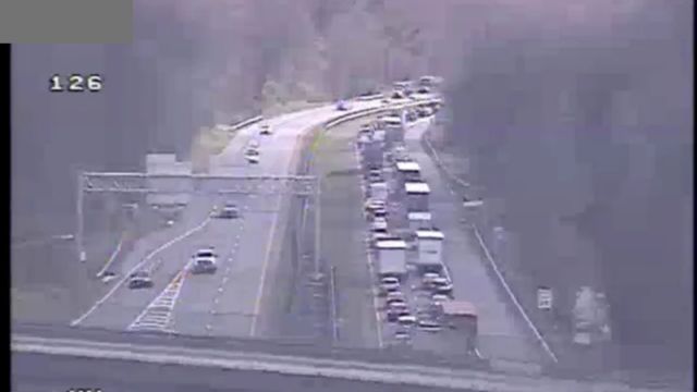 Traffic Alert I-195 Shut Down Due to Four-Vehicle Accident in Mercer County (1)