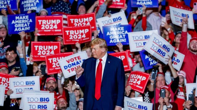 Trump Ahead by 6 Points in Crucial Battleground States, Survey Finds (1)
