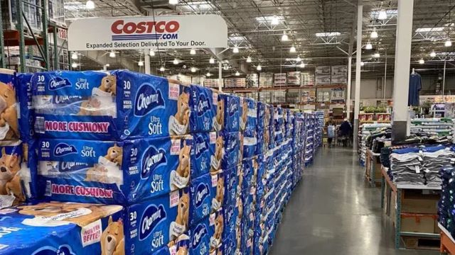 BIG Utah's Retail 'Giant' - Stunning Images Of The World's Largest Costco (2)