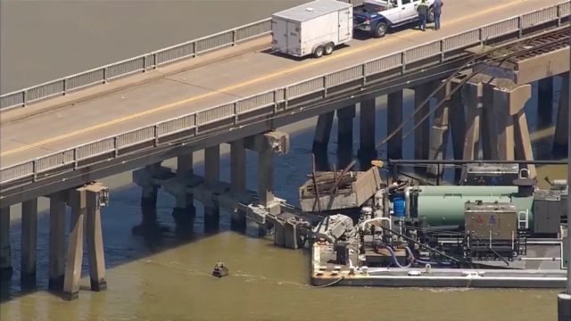 Bridge Shut Down, Oil Spill Reported After Barge Hits Galveston Bridge (1)