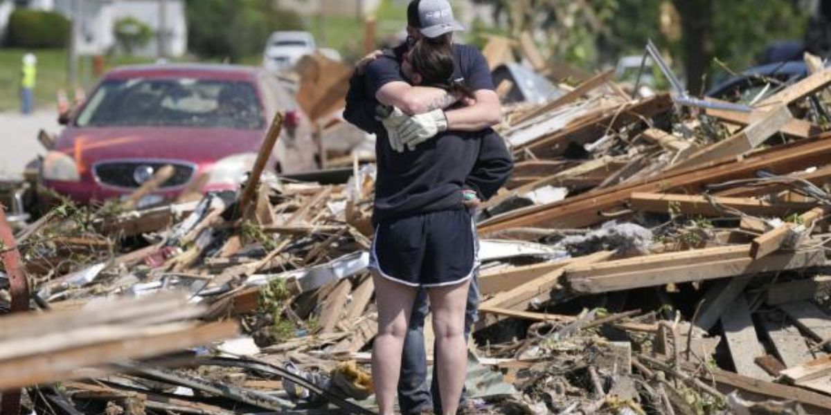 Deadly TORNADO Outbreak in Iowa 5 Dead, Over 35 Injured, Officials Say