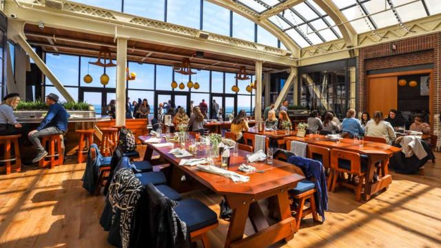Eat Well, Spend Less – Top 5 Chicago Restaurants That Will Save Your ...