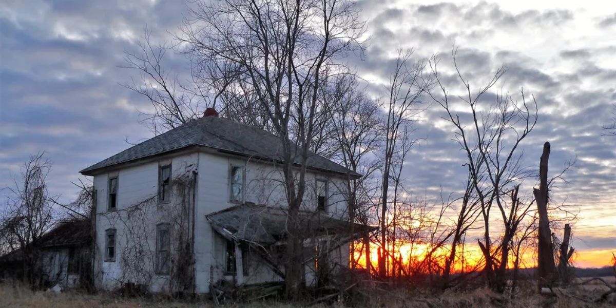 Ghostly Mysteries of the Midwest TALES of Apparitions, LIGHTS, and SOUNDS