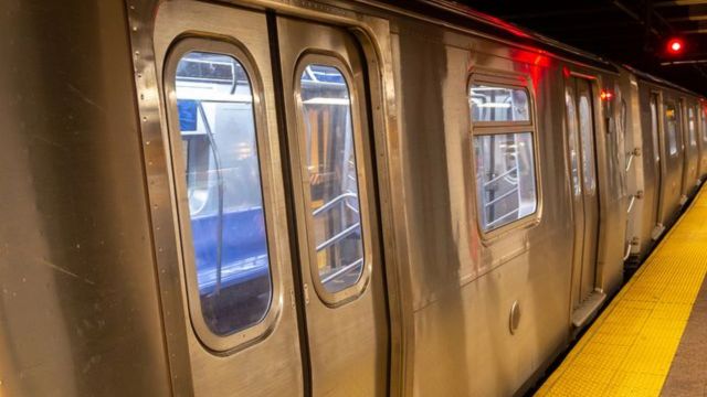 Man Throws Flaming Liquid on NYC Subway Passenger, Police Report (1)