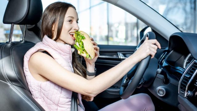 Michigan's Forgotten Law! There Is The 'No Eating In Cars' Policy, And Be Aware From Penalty (1)