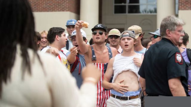 Ole Miss Fraternity Takes Action Student Expelled For Racist Gestures (1)