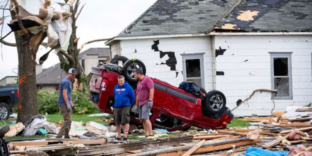 Recovery Efforts Begin After Deadly TORNADO Strikes Greenfield, Iowa!