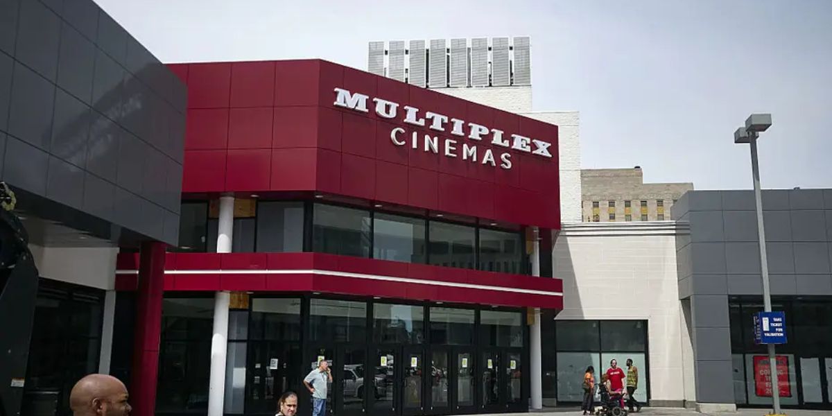 Why One of Bronx's Few Movie Theaters Is Shutting Down Details Inside