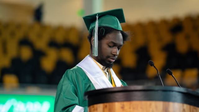 Gigantic Remarkable Achievement Homeless Teen Shines as Class Valedictorian in New Orleans (1)