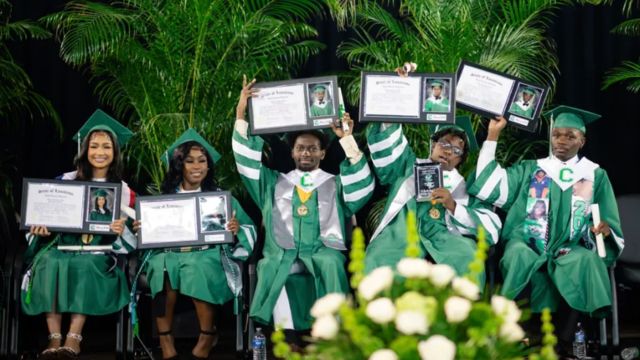 Gigantic Remarkable Achievement Homeless Teen Shines as Class Valedictorian in New Orleans (2)