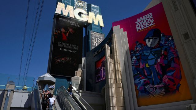 MGM Casino Employee Indicted for Allegedly Facilitating Player Cheating and Thef