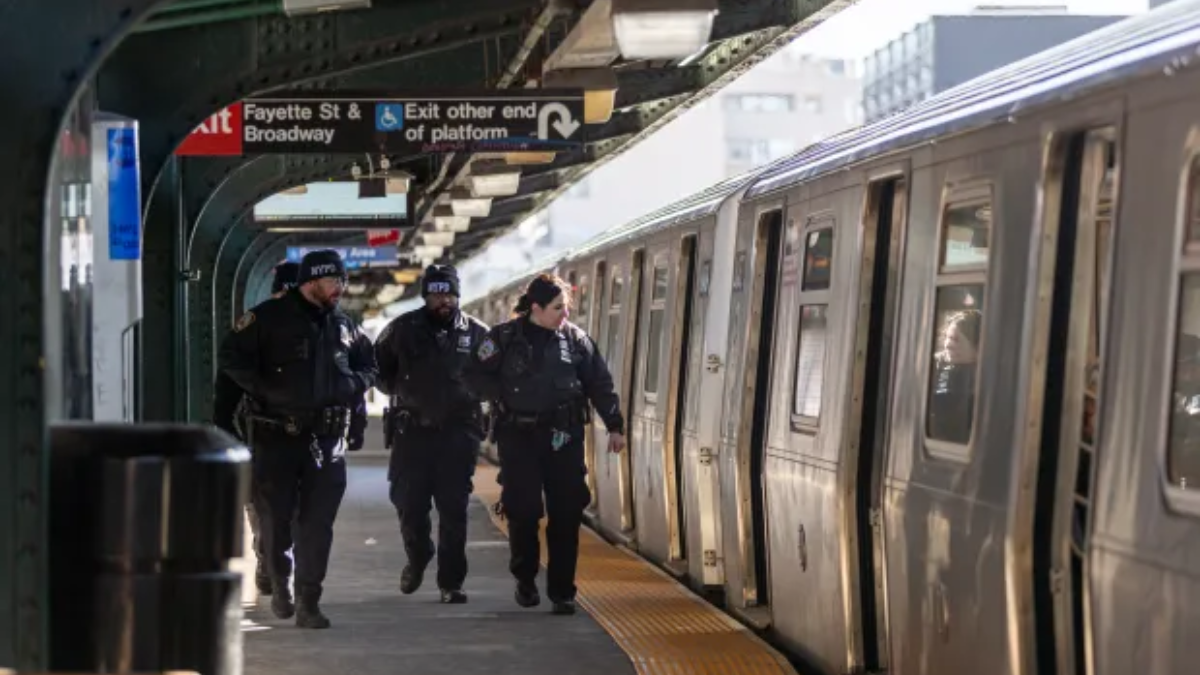 Man Stabbed in Unprovoked Attack on Upper Manhattan Subway