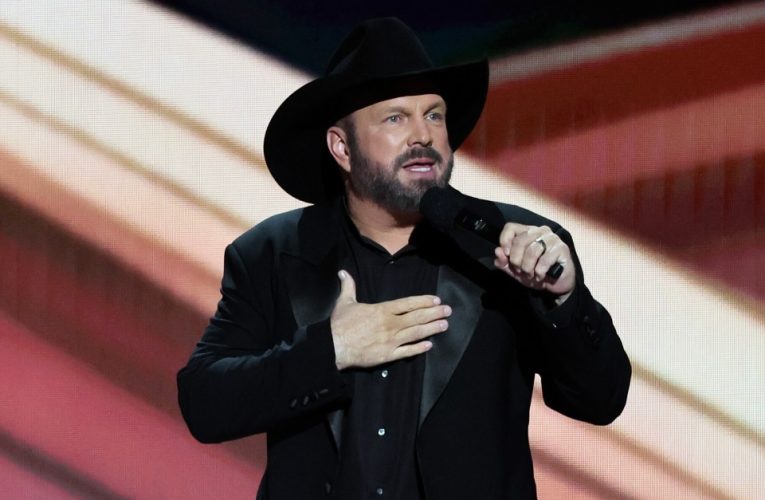 Garth Brooks quietly reschedules Jimmy Kimmel concert after abrupt cancellation as country singer faces rape accusations