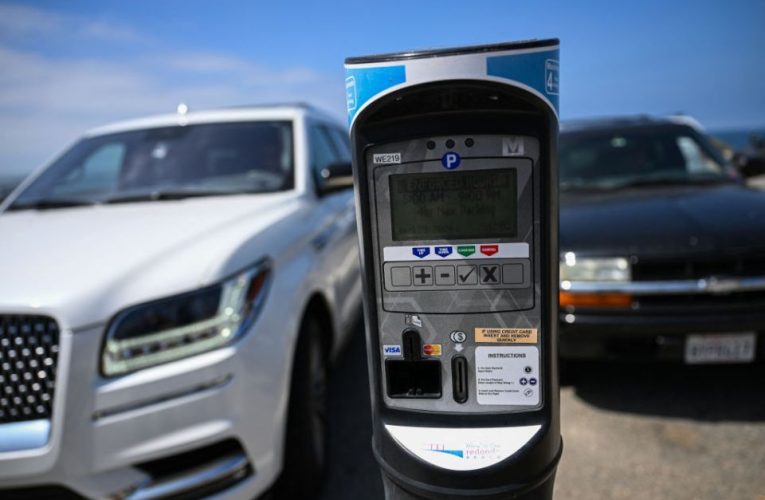 Driver warns about always using certain pay method at parking meters otherwise you risk losing cash