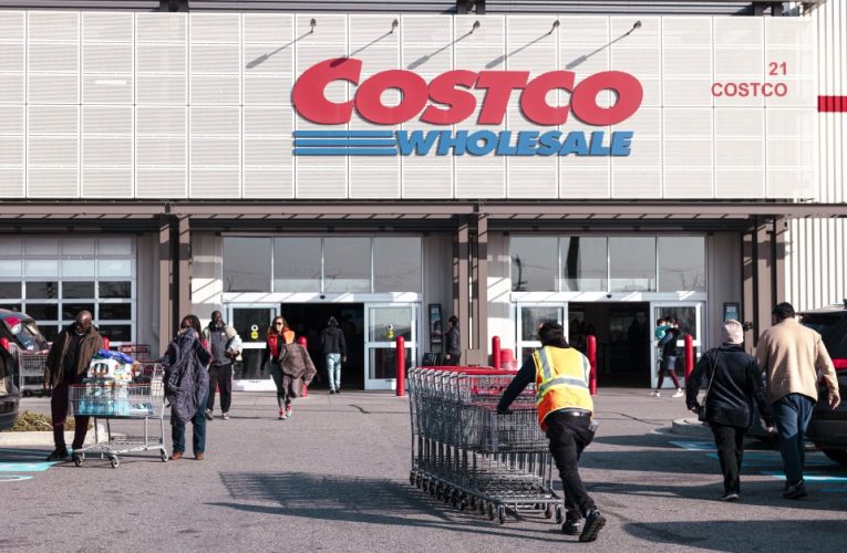 Costco starts enforcing new membership card policy at another store and shoppers fume it’s ‘the dumbest rule they have’