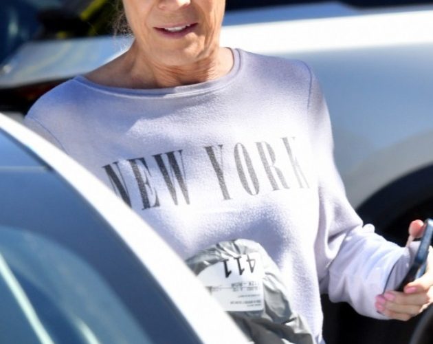 Wheel of Fortune’s Vanna White looks unrecognizable without her glam gowns as she runs errands in sweats near LA home