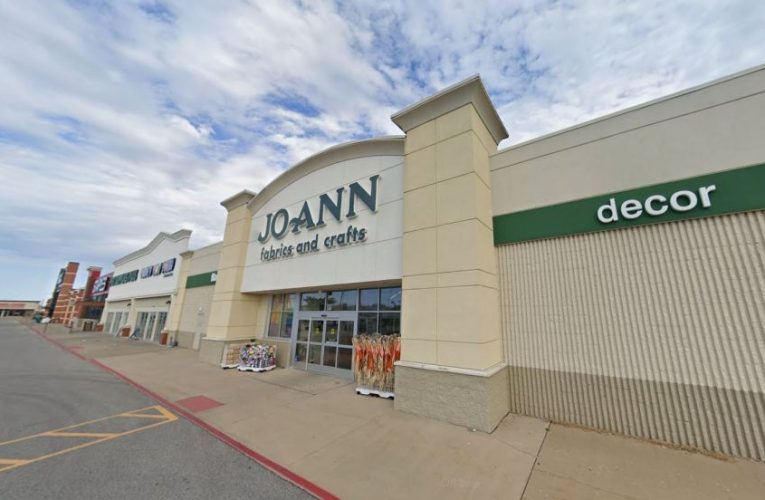 Liquidation sales to begin as chain with 800+ locations to close store & shoppers ‘refuse to go to Hobby Lobby’