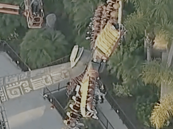 Terrifying moment 22 thrillseekers left dangling in the air for 2.5 hours after Knott’s Berry Farm ride breaks down