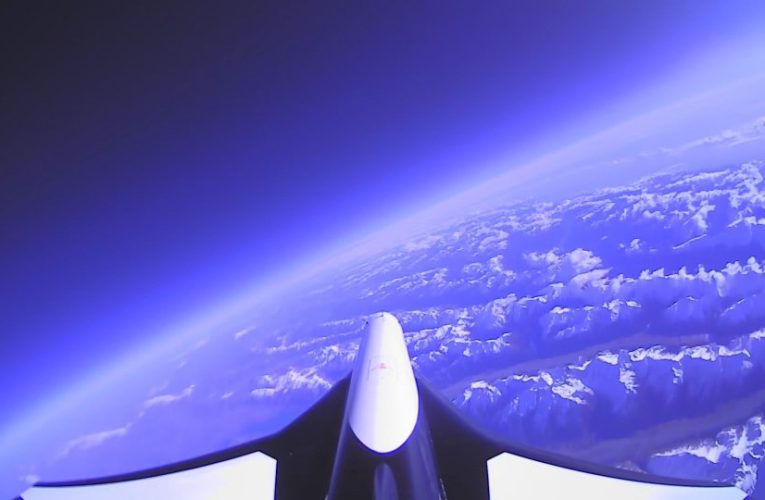 ‘Son of Concorde’ supersonic aircraft surpasses speed of sound at terrifying altitude less than 2 minutes after takeoff