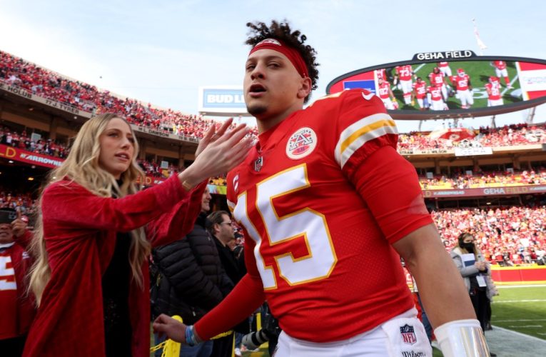 Buffalo Bills quarterback’s wife sends message to Brittany Mahomes after Kansas City Chiefs win