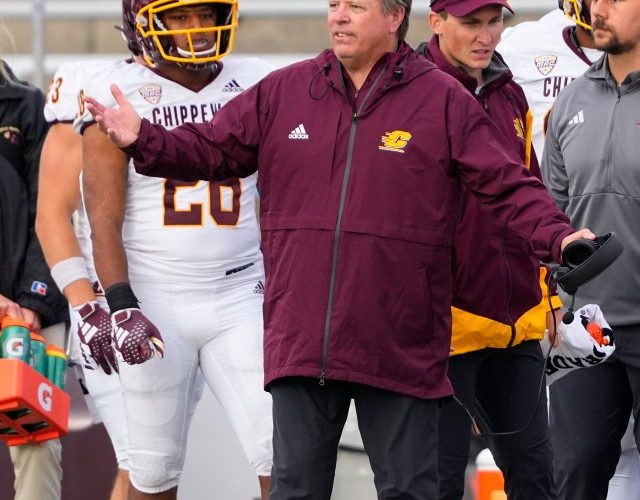 College football head coach legend makes unexpected retirement after 40 years leaving fans stunned