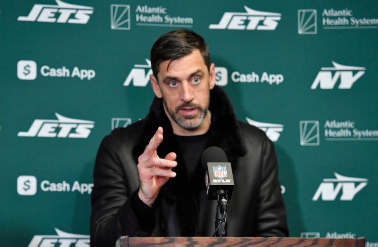 Aaron Rodgers gives cryptic retirement hint as New York Jets make major bench decision after pulling him against Bills