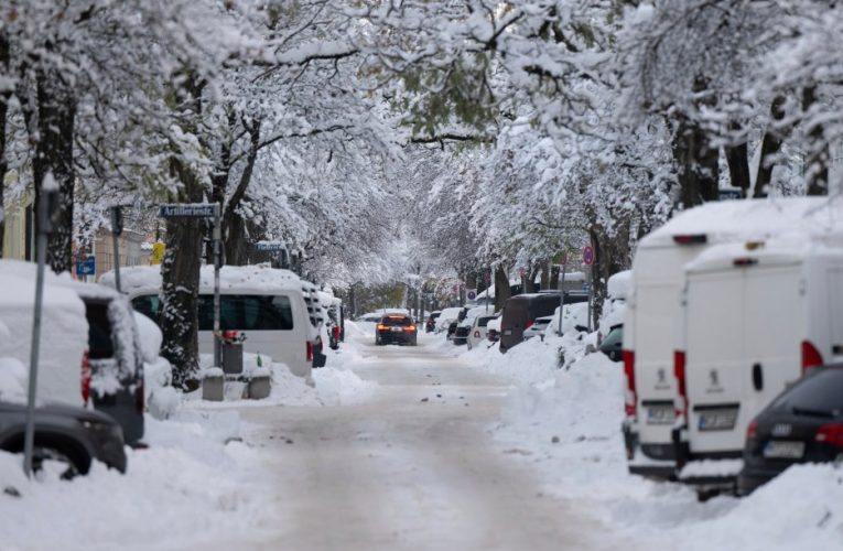 How to drive an automatic car in the snow