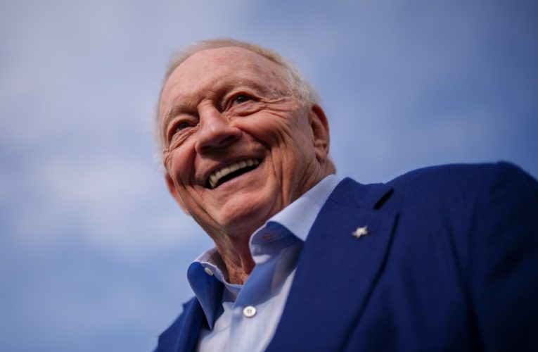 Jerry Jones brutally roasted by Philadelphia Eagles fan as Dallas Cowboys owner reveals embarrassing interaction