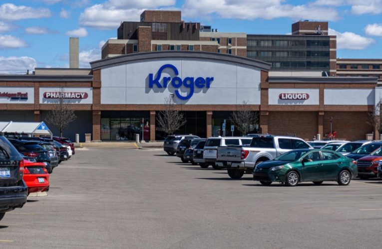 Kroger drops $1,200 in weekly savings to help shoppers ahead of Christmas but grocer reveals exact date deals end