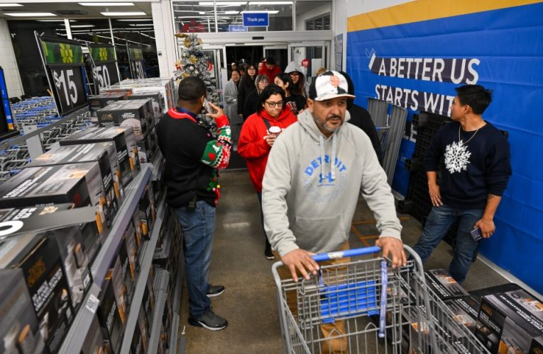 Walmart is giving shoppers two chances to get last-minute gifts delivered that will arrive on-time for Christmas