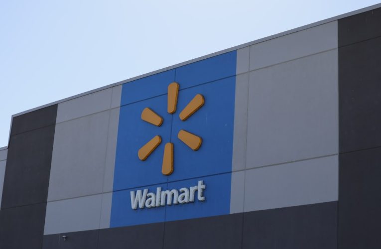 Walmart makes major change to hours at all stores for Christmas Eve as shoppers dash for last-minute gifts