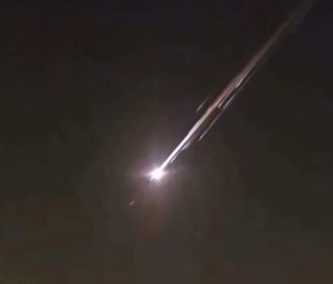 Watch Moment Crashing Chinese Spaceship Streaks Through Skies Over US ...