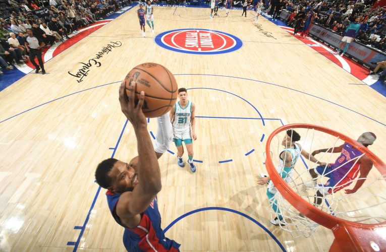 Tobias Harris scores 24 points and Pistons hold off Hornets 98-94